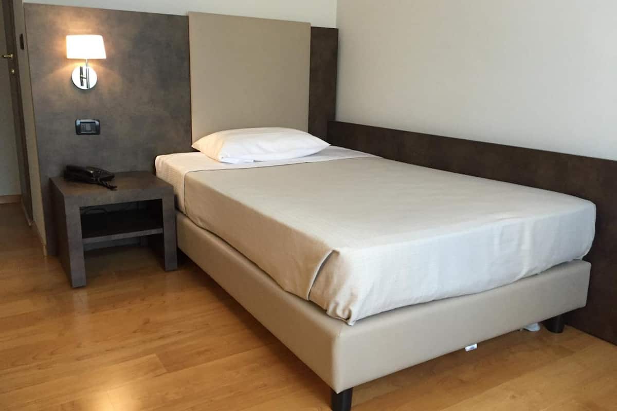 1 bedroom, down duvets, minibar, in-room safe