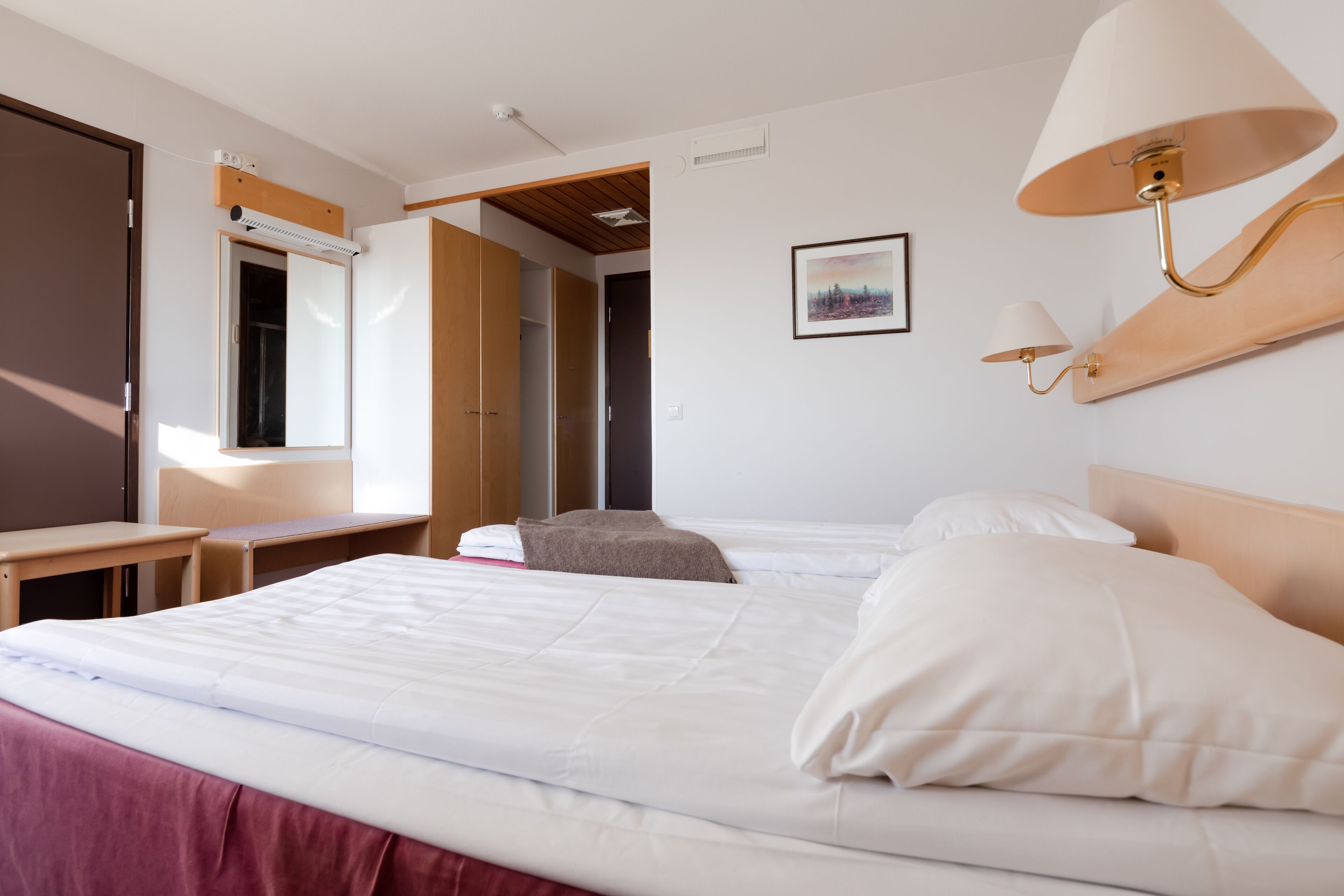 Camera con 2 letti singoli | Una scrivania, culle/letti per bambini (gratuiti), Wi-Fi gratuito