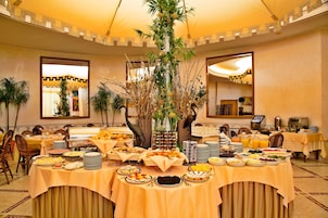 Desayuno buffet incluido todos los días