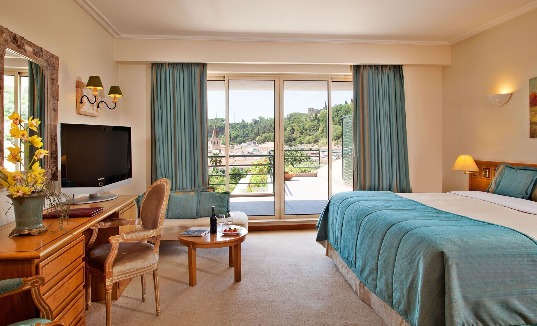 Minibar, in-room safe, desk, soundproofing