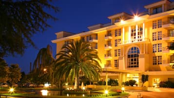 Façade de lâhĂ©bergement - soirĂ©e/nuit