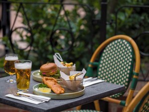 ディナーに営業 (多国籍料理)