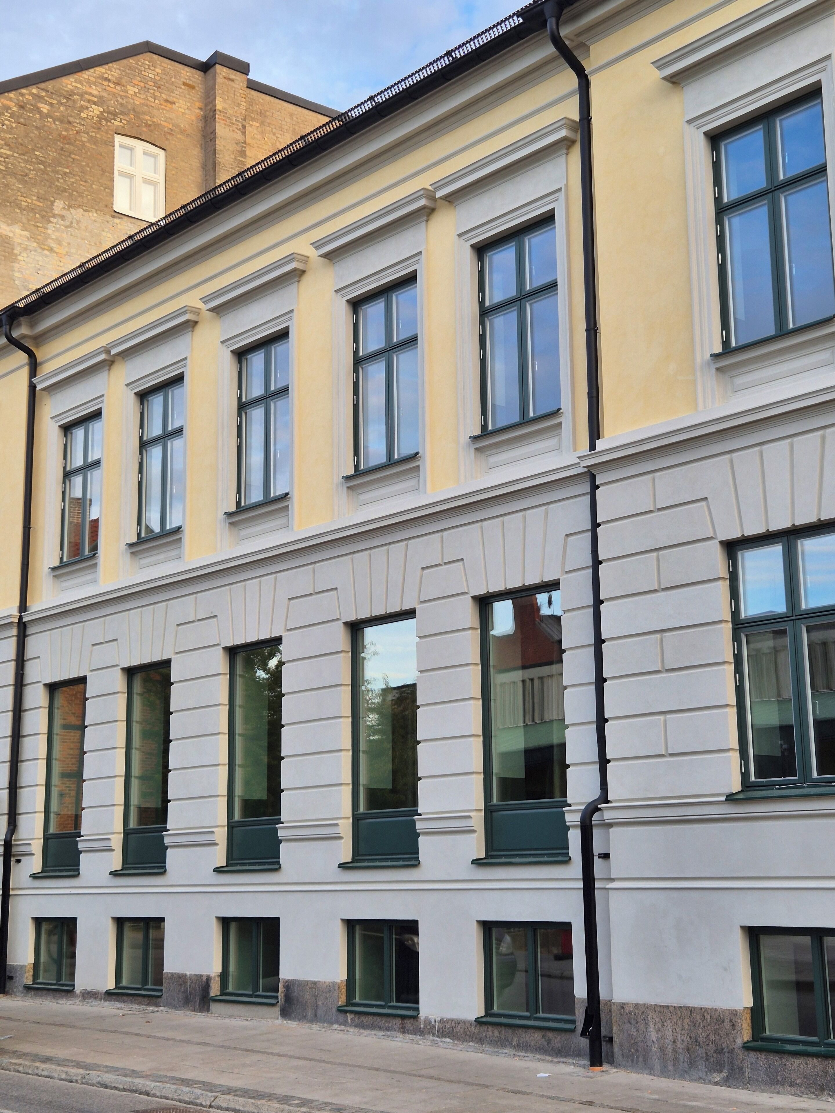 المنشأة من الخارج