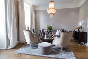 套房 | 特厚豪華床墊、獨特設計、書桌、手提電腦工作空間