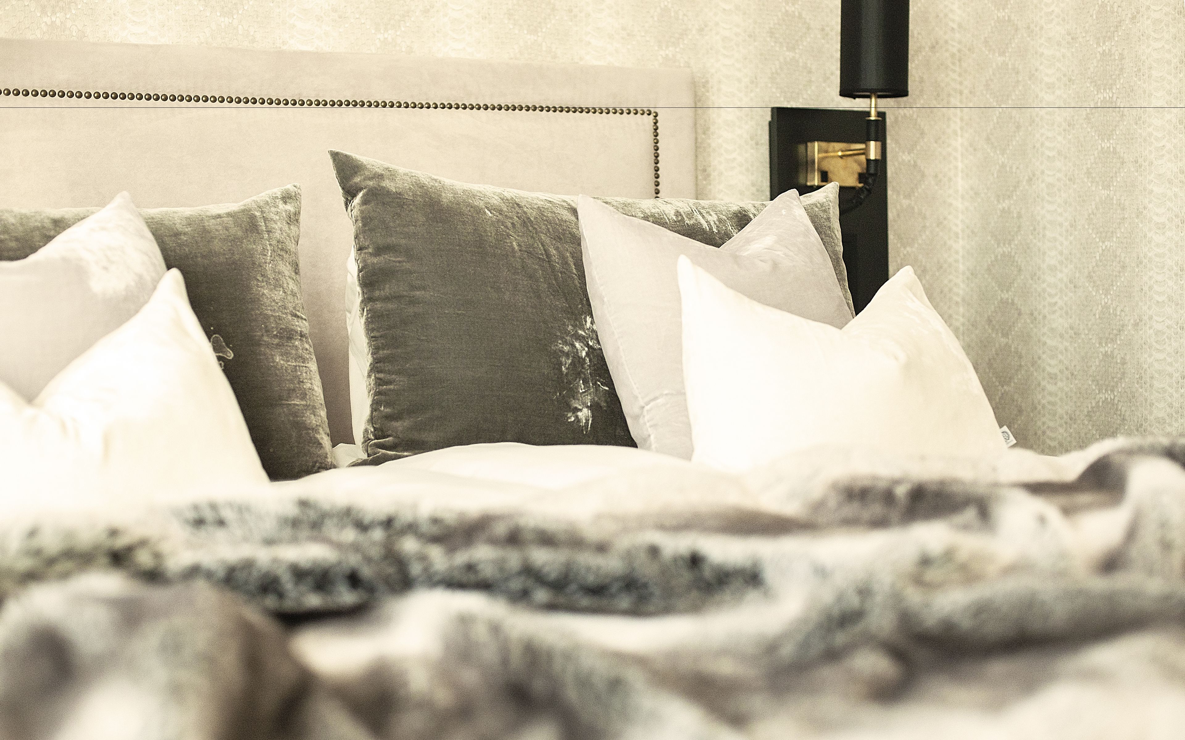 superior double room | 1 bedroom, pillow-top beds, individually decorated, desk