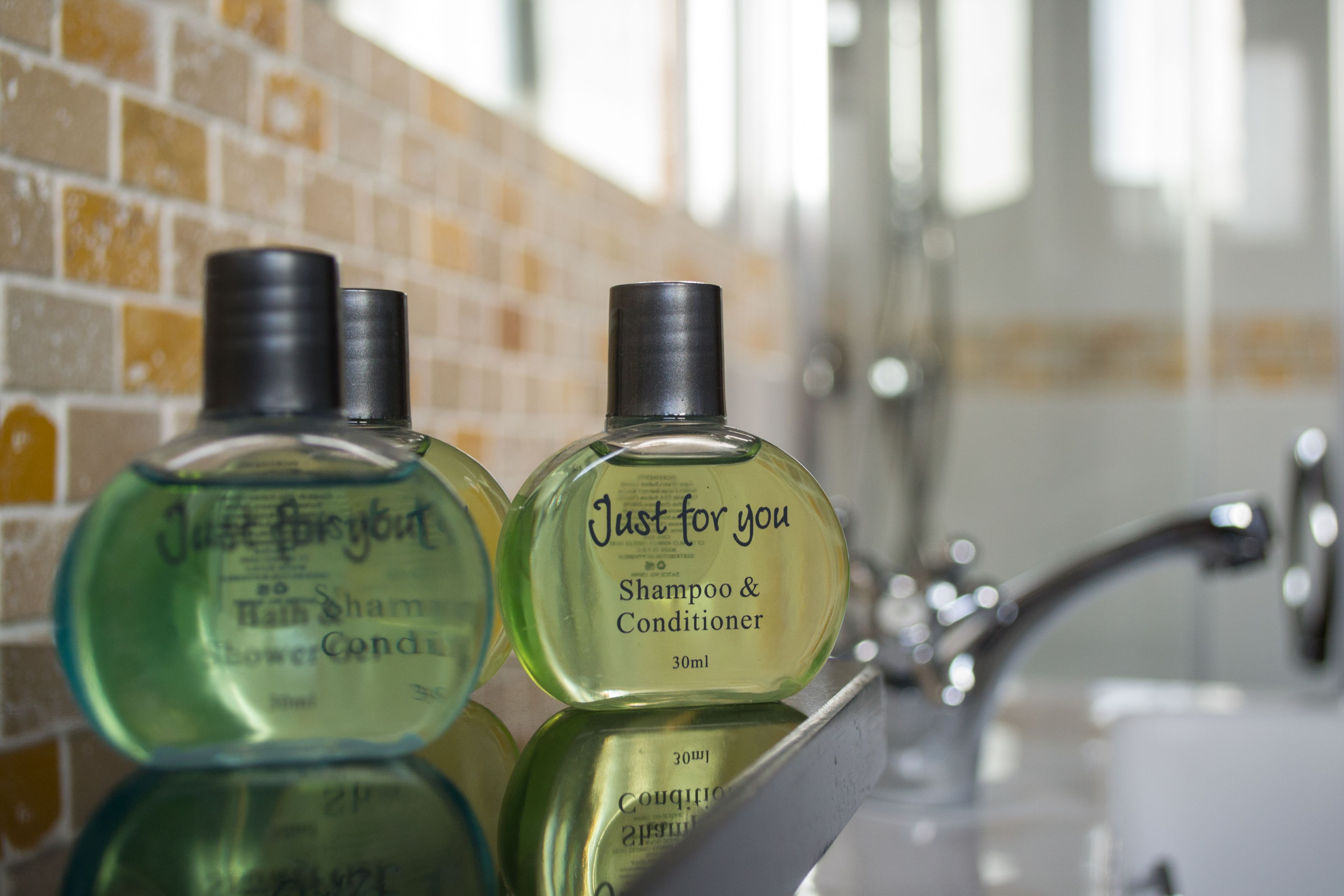 1 bedroom, desk, free wifi, bed sheets