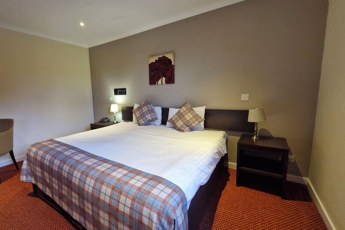 Standard Double or Twin Room | Desk, free WiFi, bed sheets, wheelchair access