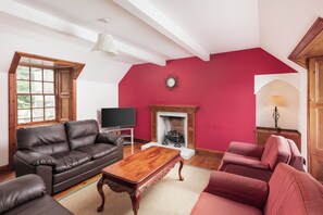 Suite, 2 Bedrooms | Individually decorated, individually furnished, desk, iron/ironing board - Tulloch Castle Hotel (Dingwall)