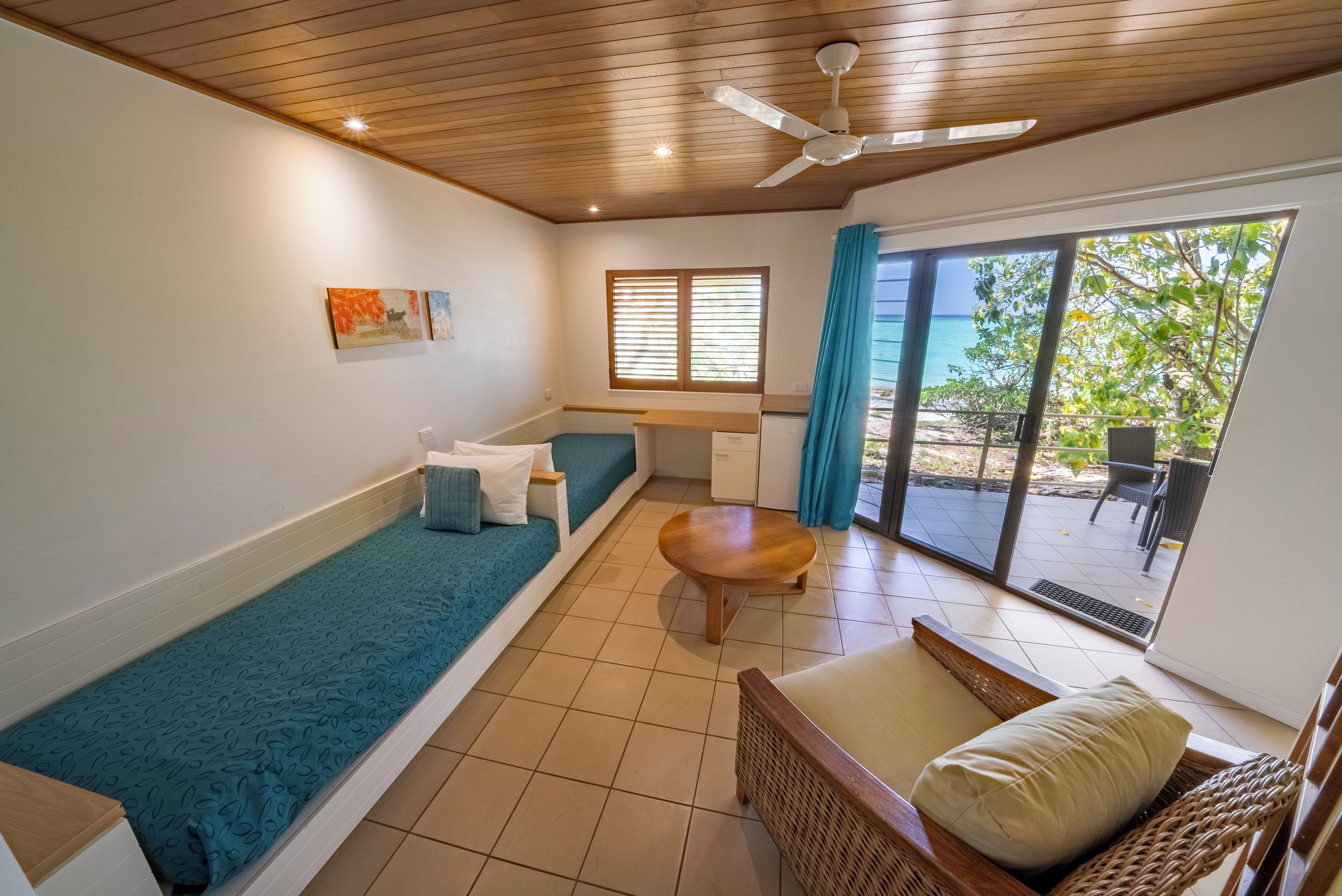 beachside room | living area