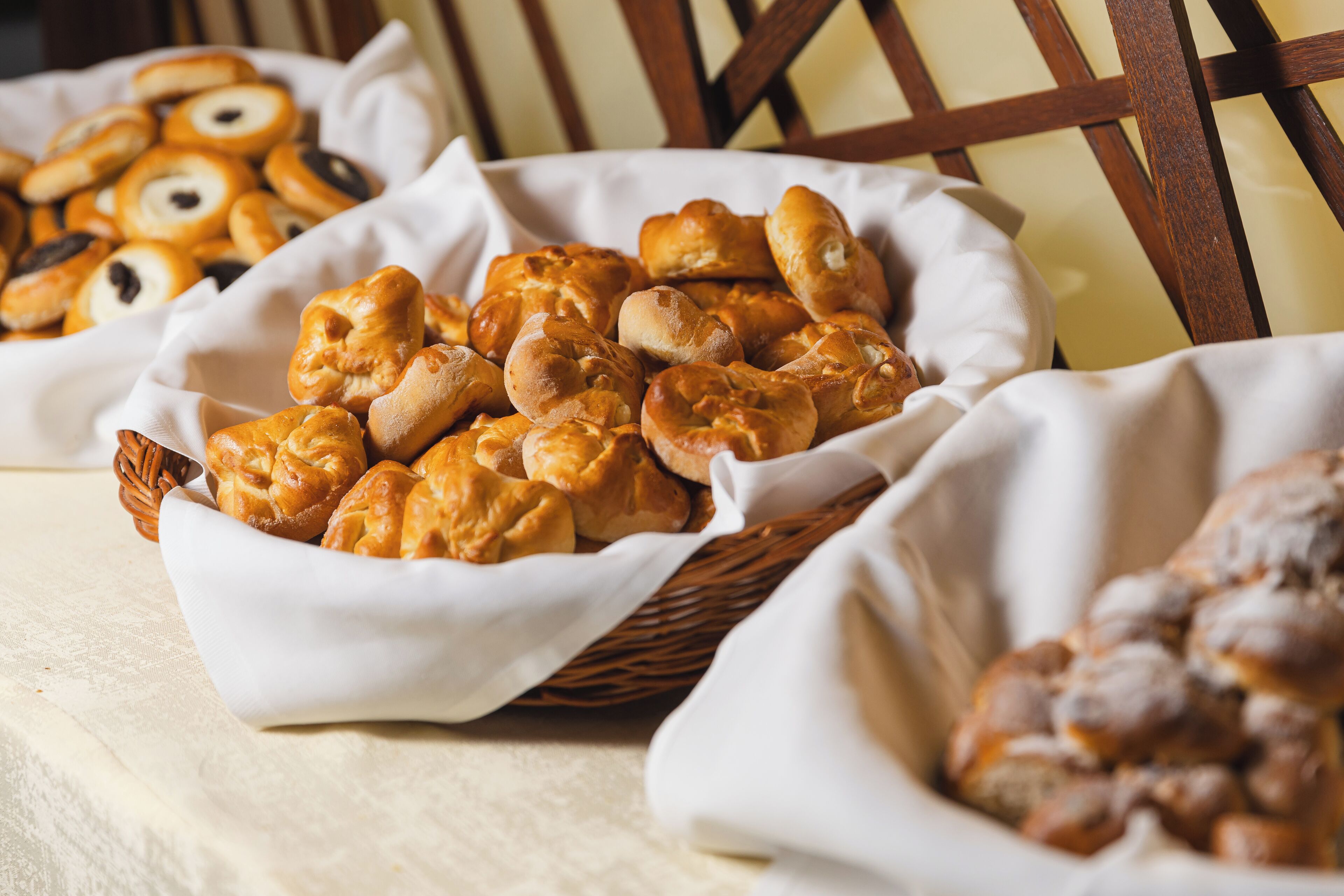 daily buffet breakfast for a fee