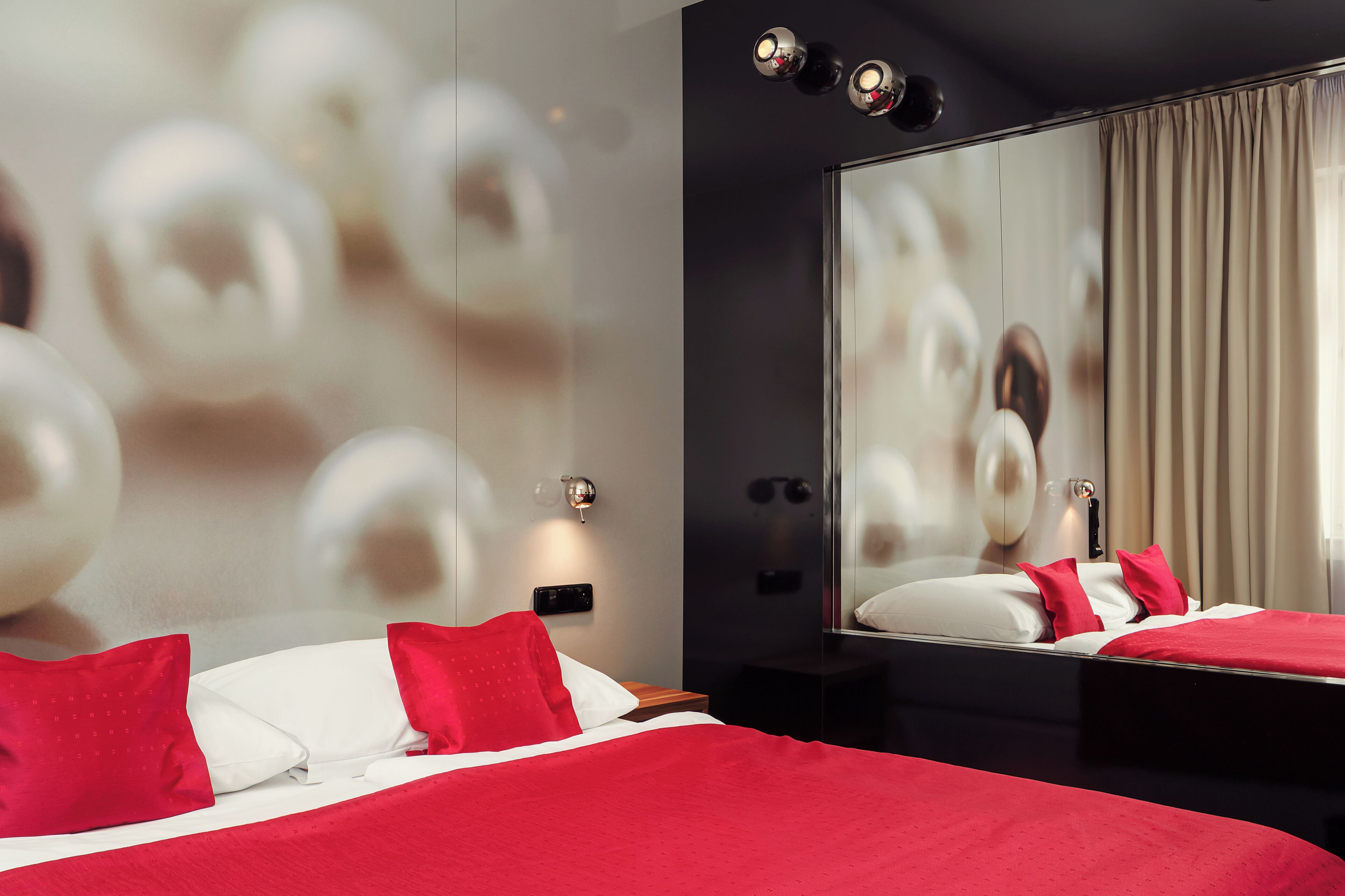 standard double or twin room | 1 bedroom, minibar, in-room safe, desk