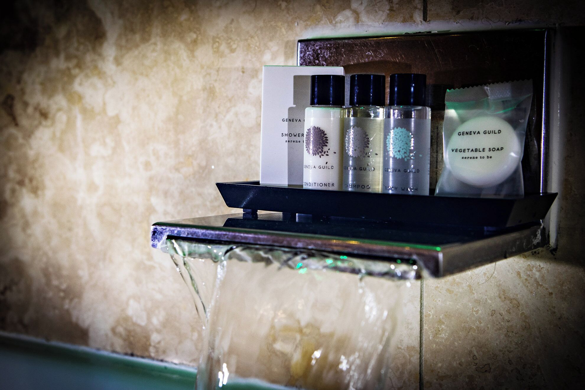 combined shower/bathtub, free toiletries, hair dryer, towels