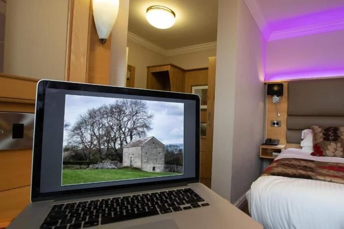 In-room safe, desk, iron/ironing board, free WiFi