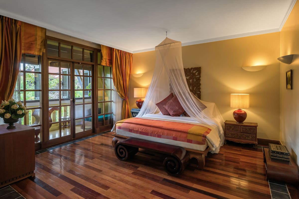 Junior Suites - Free one way airport pick up(6 AM - 22 PM only) | 1 bedroom, premium bedding, minibar, in-room safe