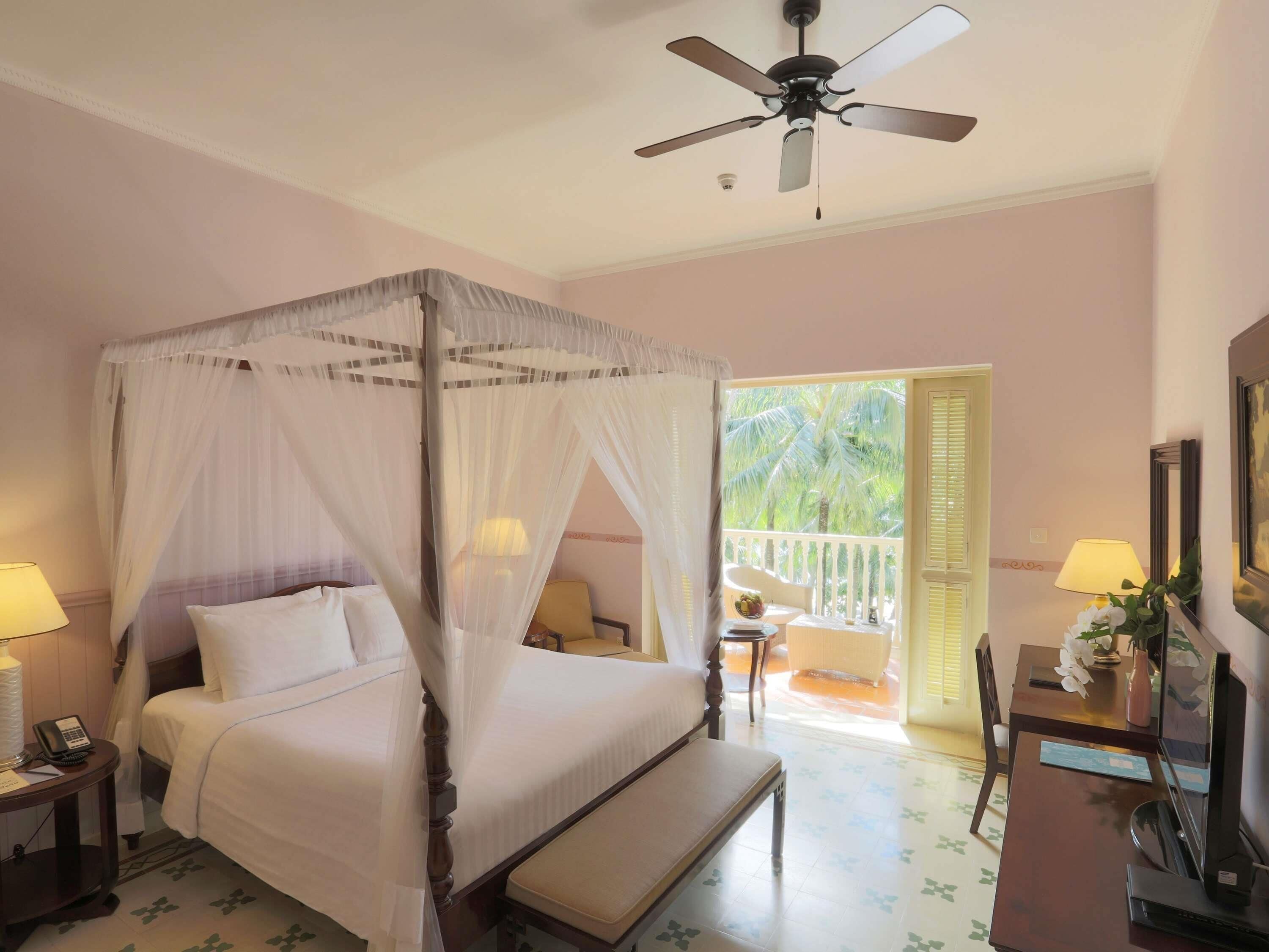 Premier Double Room, Ocean View | Premium bedding, down comforters, minibar, in-room safe