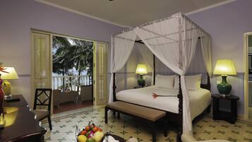 Premium bedding, down duvets, minibar, in-room safe