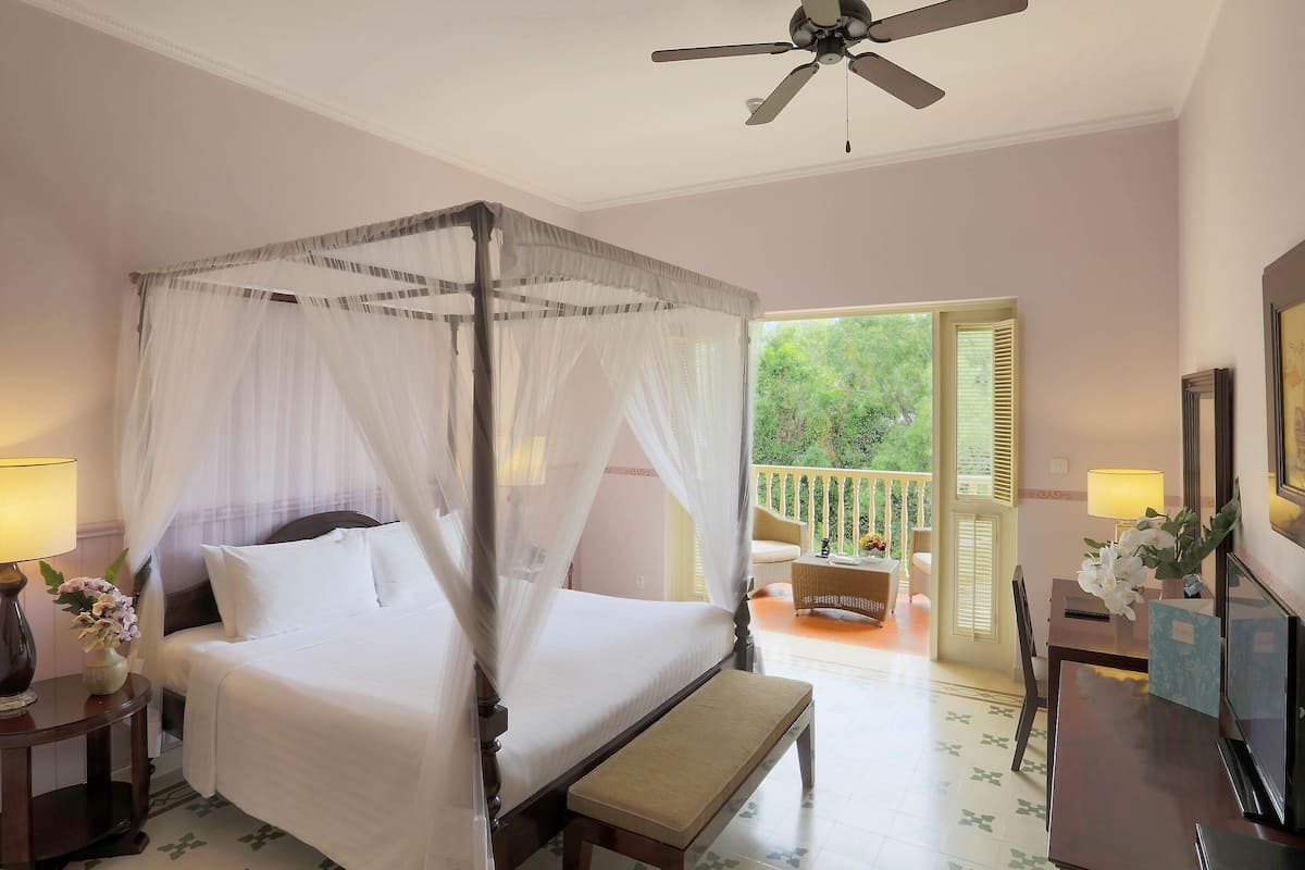 1 bedroom, premium bedding, down duvets, minibar