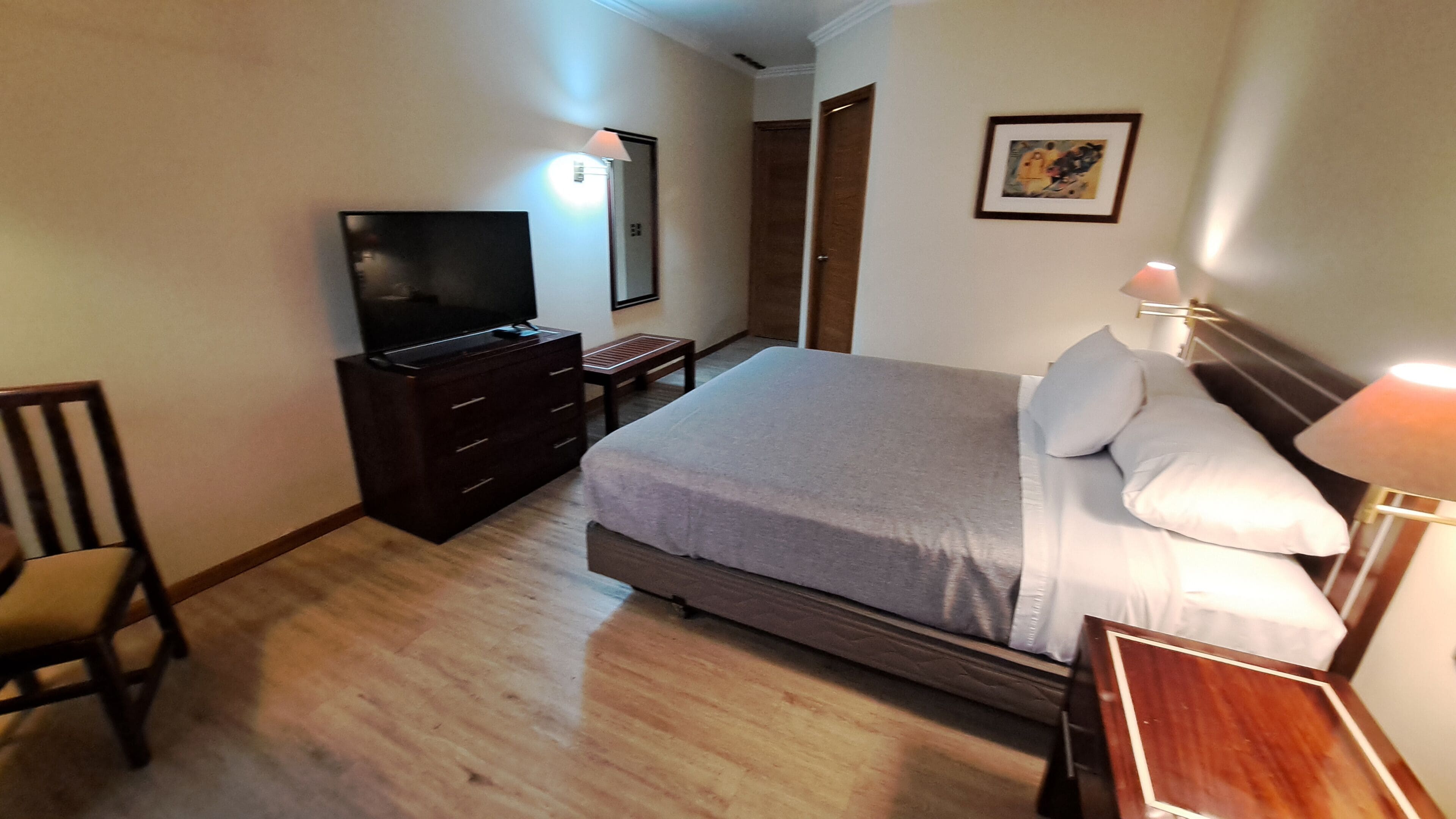 standard room | 1 bedroom, premium bedding, minibar, in-room safe