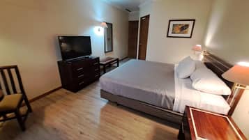 Habitació estàndard | Roba de llit d'alta qualitat, minibar i caixa forta a l'habitació