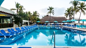 2 outdoor pools - Fontan Ixtapa Beach Resort - All Inclusive (Ixtapa)