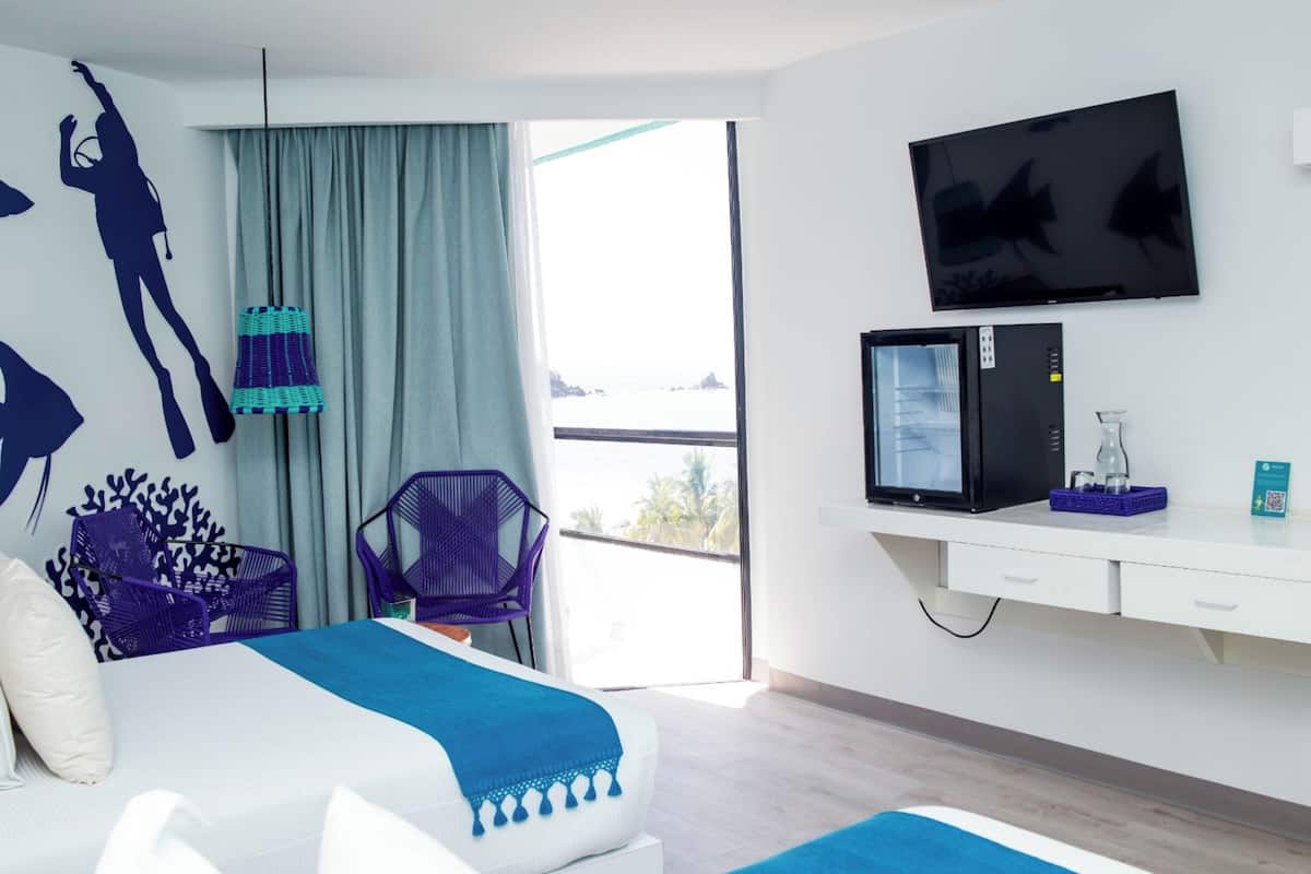 Junior Premium Doble | In-room safe, blackout drapes, iron/ironing board, Internet