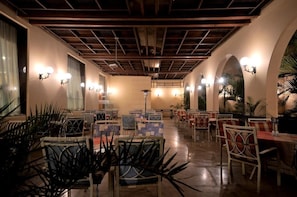 Dining - Grand Pyramids (Giza)