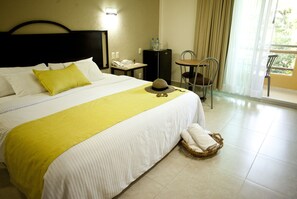 In-room safe, iron/ironing board, free cots/infant beds, rollaway beds - Hotel Ikzam Palenque (Palenque)
