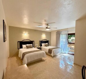 Standard Double Room, Balcony | In-room safe, iron/ironing board, free cribs/infant beds, rollaway beds - Hotel Ikzam Palenque (Palenque)