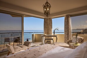 Deluxe Room Sea Front | Premium bedding, minibar, in-room safe, desk - Aquila Porto Rethymno (Rethymno)