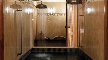 1 treatment room, massages