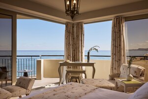 Ropa de cama de alta calidad y minibar 