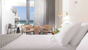 Classic Room, Sea View | Premium bedding, minibar, in-room safe, desk
