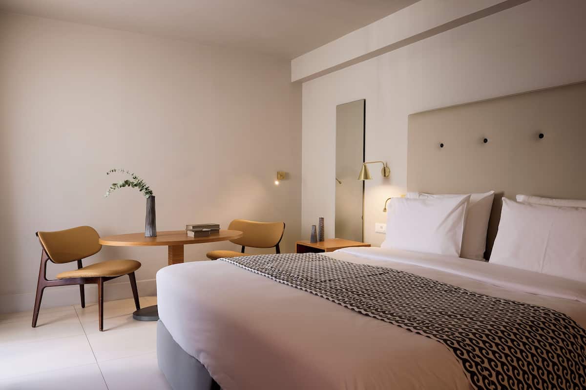 Premium bedding, minibar, in-room safe, desk