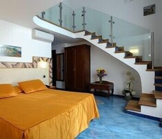 미니 바, 객실 내 금고, 책상, 다리미/다리미판