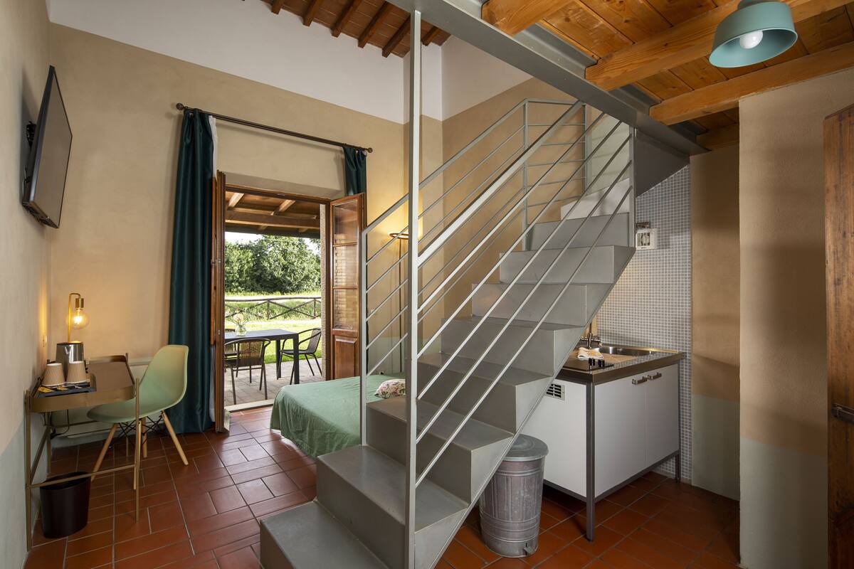 studio suite | frette italian sheets, down duvets, free minibar, in-room safe