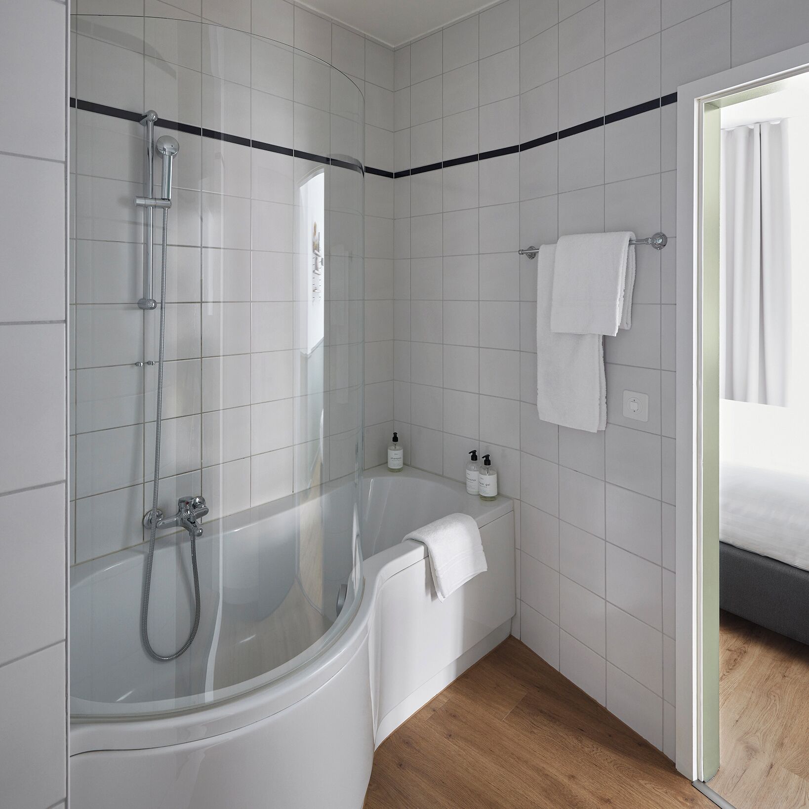 Photo - Base Lausanne - Contactless Check in