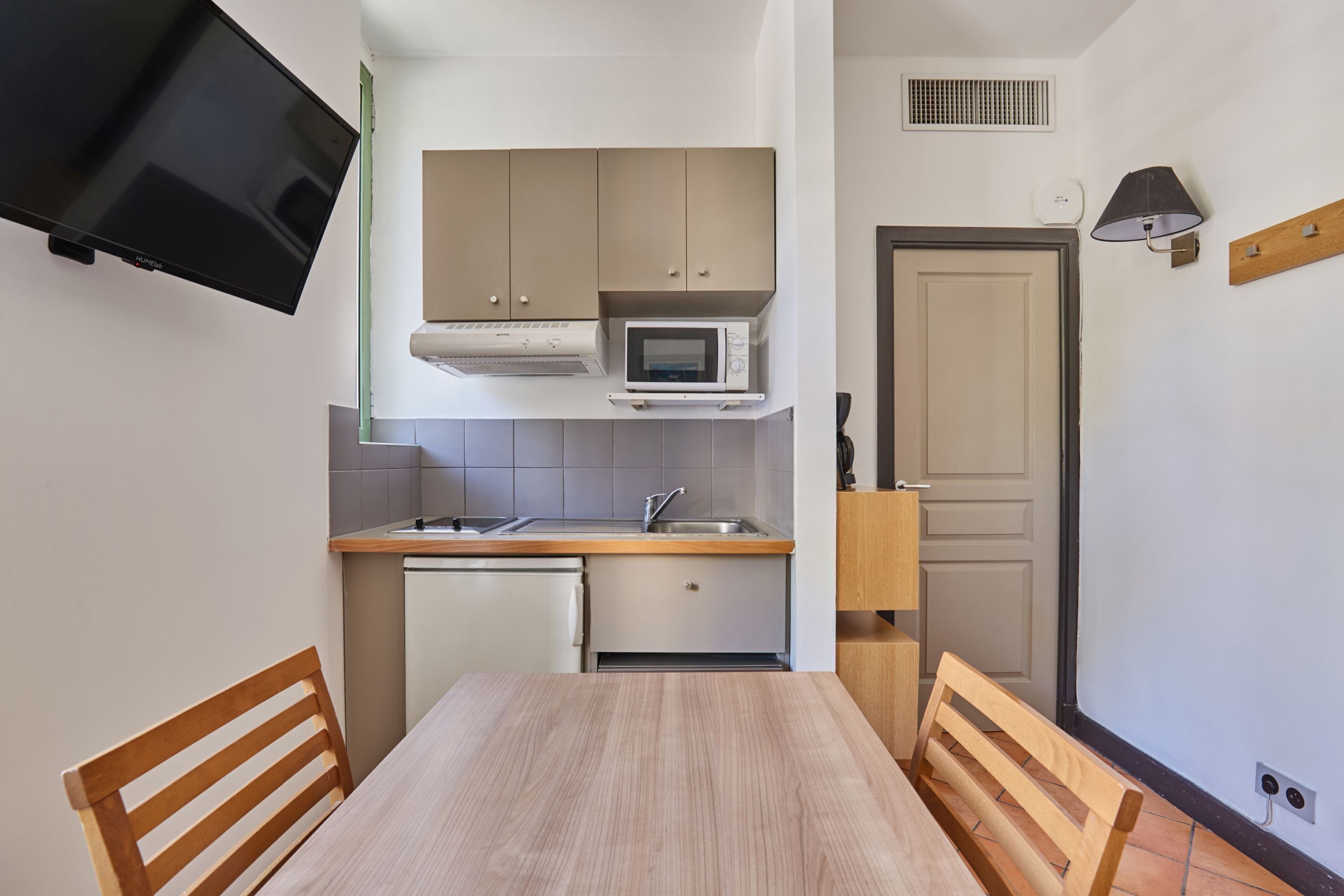 Apartment, 1 Bedroom (2 People) | Desk, soundproofing, iron/ironing board, free cots/infant beds