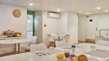 Daily buffet breakfast (EUR 14 per person)