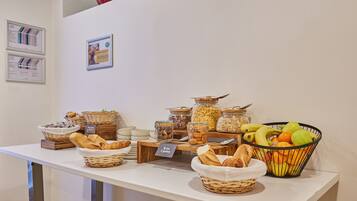 Petit déjeuner buffet servi tous les jours en supplément