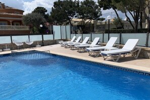 Outdoor pool - Apartamentos Baulomar (Santa Margalida)