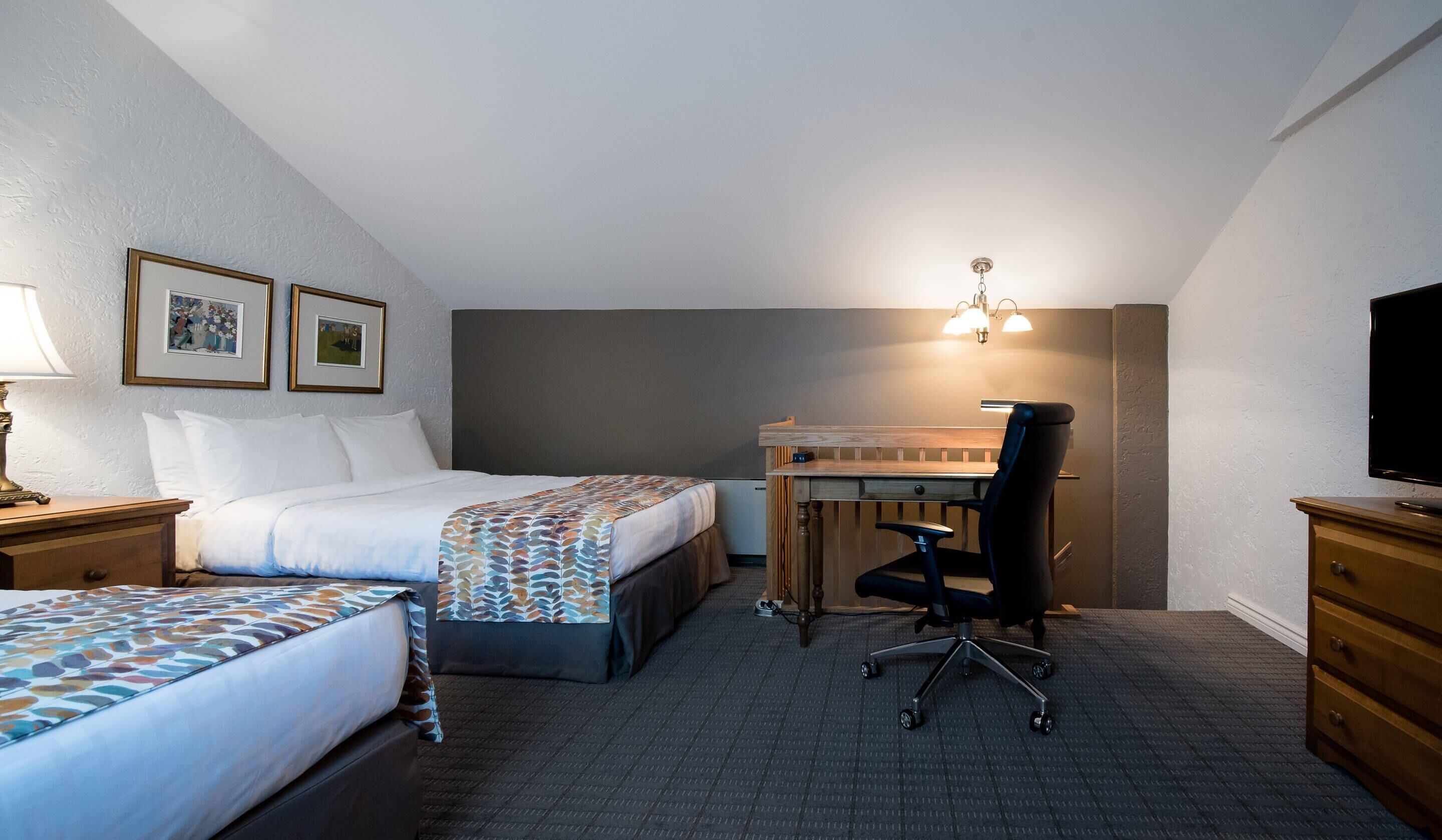 Ropa de cama de alta calidad, escritorio y cortinas blackout 