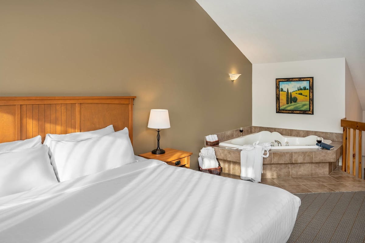 Chambre Standard, 1 très grand lit et 1 canapé-lit, non-fumeur