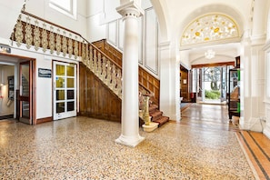 Hallway - The Falmouth Hotel (Falmouth)