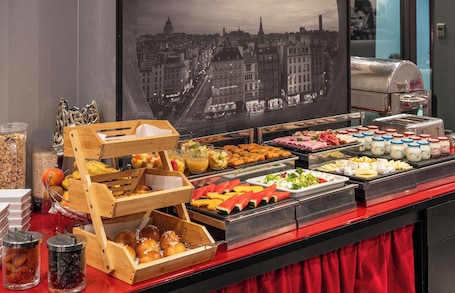 Daily buffet breakfast for a fee