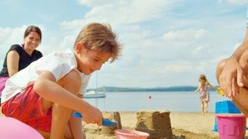 Private beach, sun loungers, beach umbrellas, beach towels