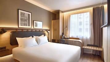 Superior Room, 1 Queen Bed | Blackout drapes, free WiFi, bed sheets