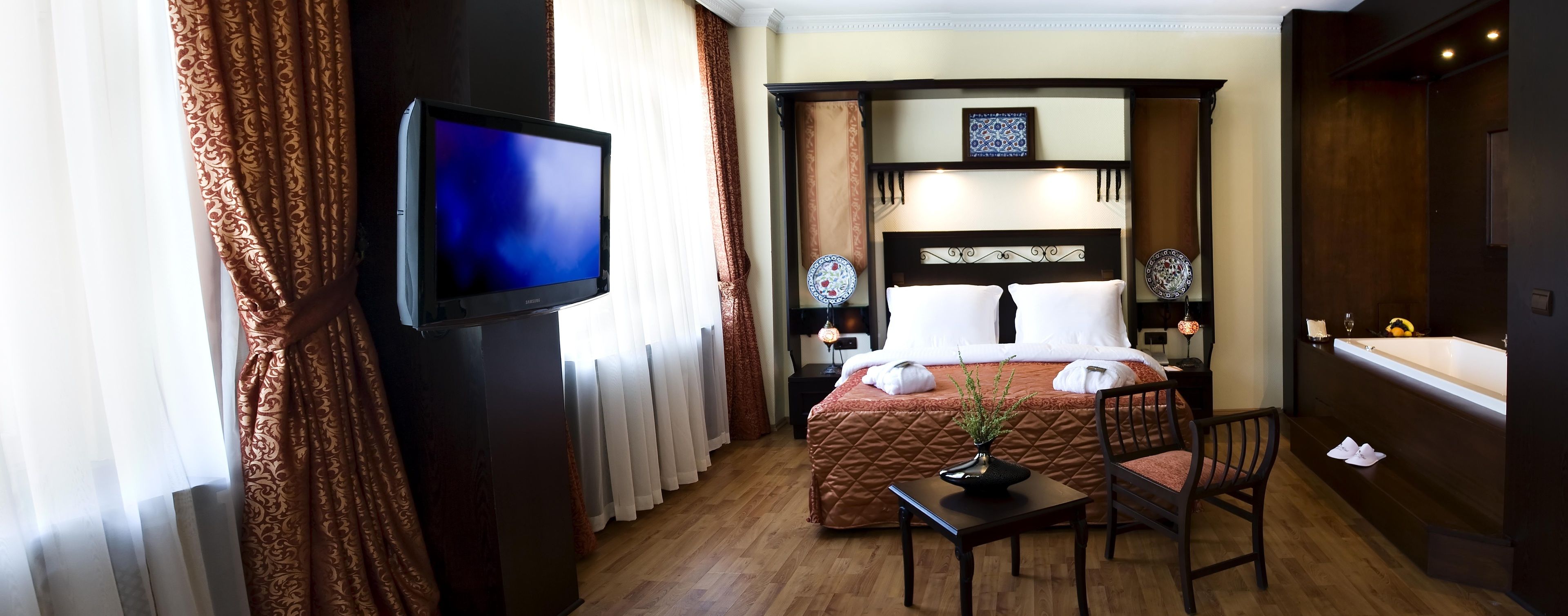 premium sultan junior suite | premium bedding, minibar, in-room safe, desk