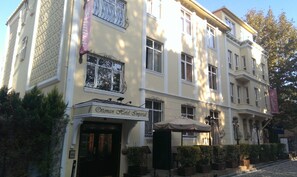 Front of property - Ottoman Hotel Imperial - Special Class (Istanbul)