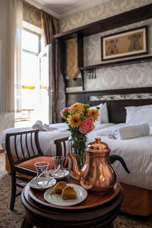 Premium Sultan Room | 고급 침구, 미니바, 객실 내 금고, 책상