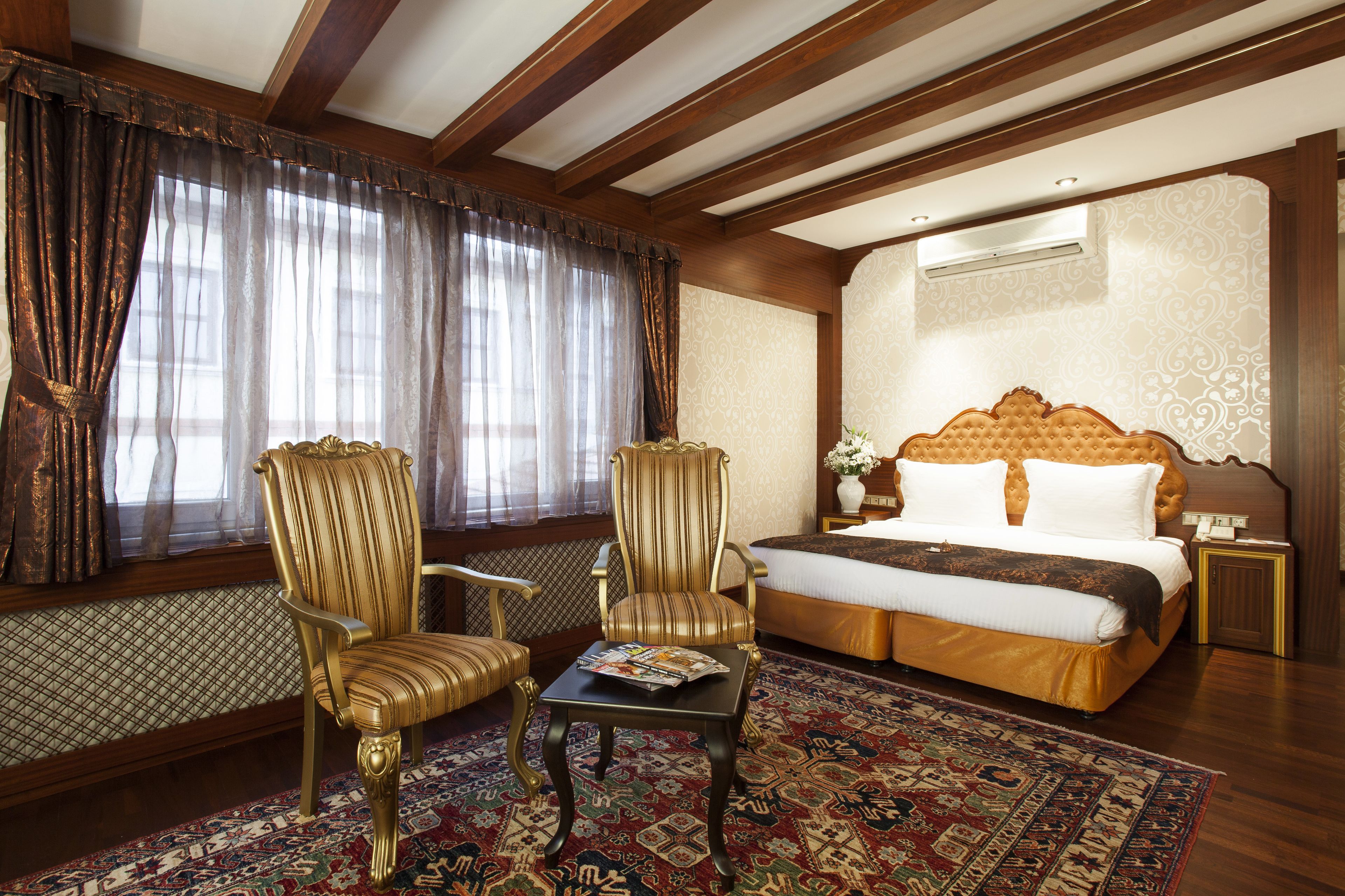 premium sultan junior suite | premium bedding, minibar, in-room safe, desk